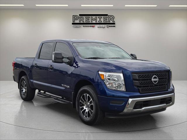 2024 Nissan TITAN Crew Cab SV 4x4