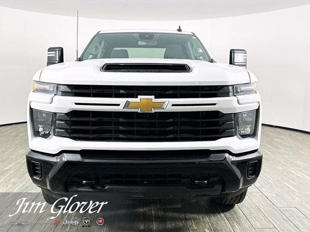 2024 Chevrolet Silverado 2500HD 4WD Crew Cab Standard Bed Custom