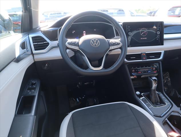 2025 Volkswagen Taos 1.5T SE