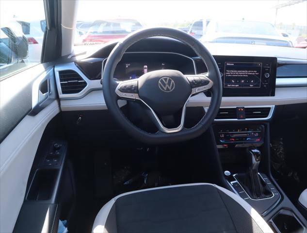2025 Volkswagen Taos 1.5T SE