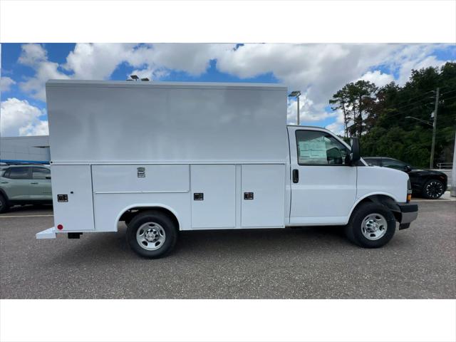 2025 Chevrolet Express Cutaway Work Van
