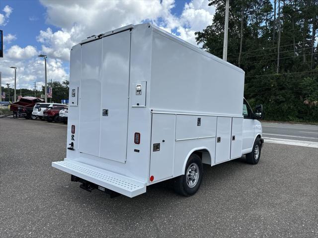 2025 Chevrolet Express Cutaway Work Van