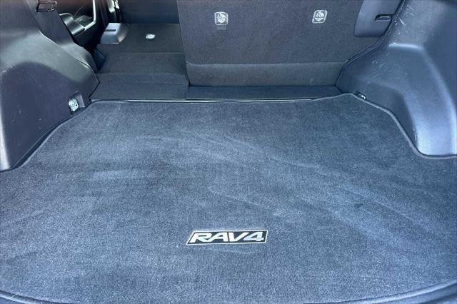 2020 Toyota RAV4 Hybrid XLE