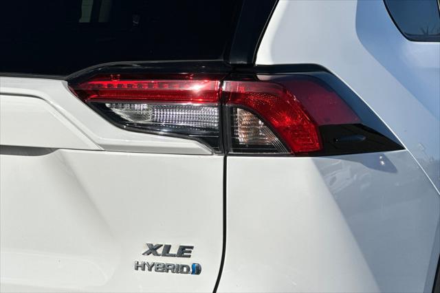 2020 Toyota RAV4 Hybrid XLE