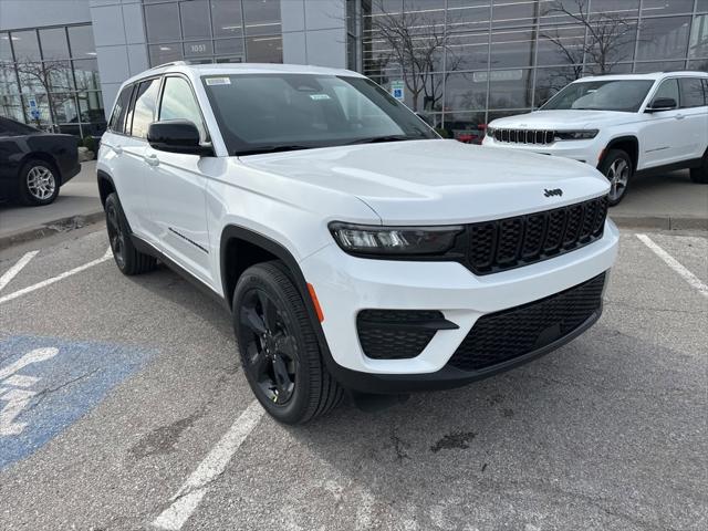 2025 Jeep Grand Cherokee GRAND CHEROKEE ALTITUDE 4X4 2025 Jeep Grand Cherokee GRAND CHEROKEE ALTITUDE 4X4