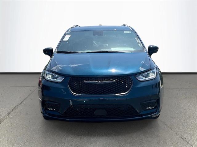 2025 Chrysler Pacifica Hybrid PACIFICA PLUG-IN HYBRID S APPEARANCE