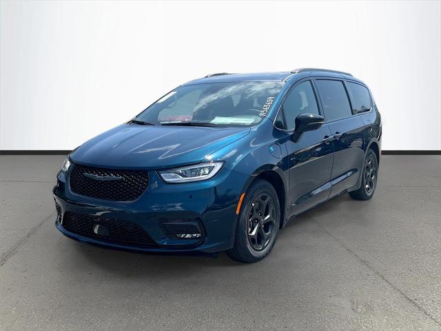 2025 Chrysler Pacifica Hybrid PACIFICA PLUG-IN HYBRID S APPEARANCE
