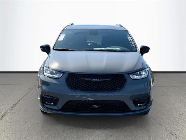 2025 Chrysler Pacifica Hybrid PACIFICA PLUG-IN HYBRID S APPEARANCE