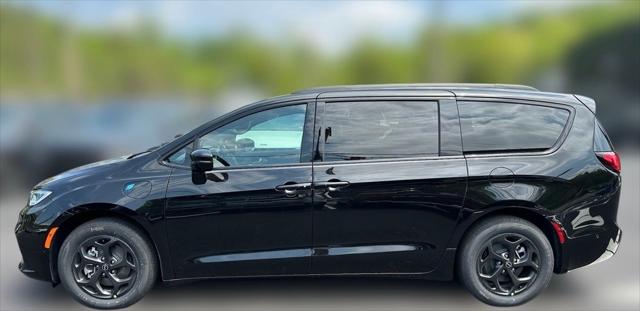 2025 Chrysler Pacifica Hybrid PACIFICA PLUG-IN HYBRID S APPEARANCE