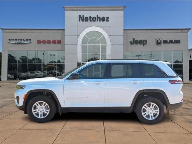 2025 Jeep Grand Cherokee GRAND CHEROKEE LAREDO 4X2