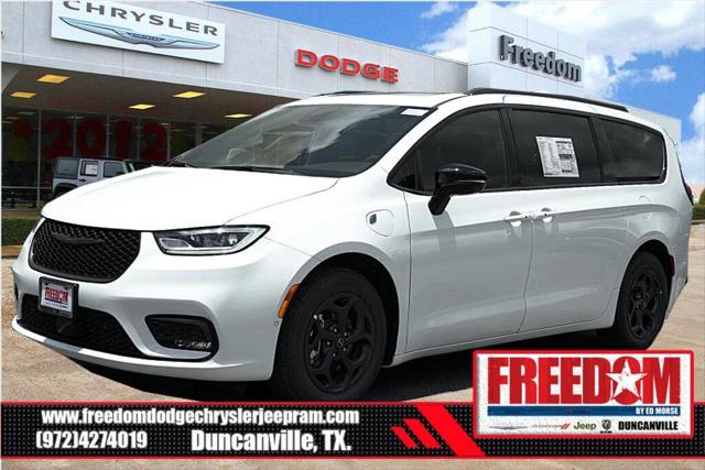 2025 Chrysler Pacifica Hybrid PACIFICA PLUG-IN HYBRID S APPEARANCE