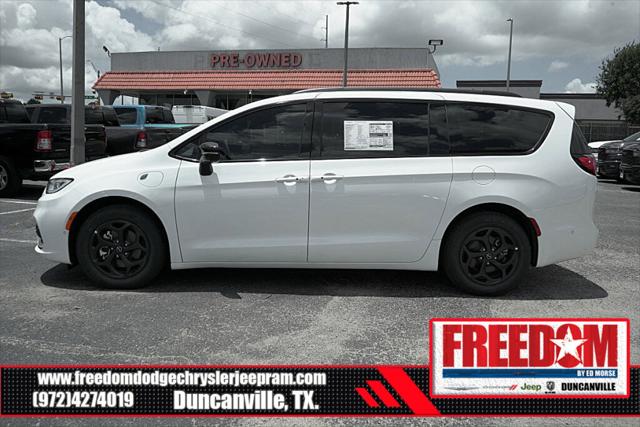 2025 Chrysler Pacifica Hybrid PACIFICA PLUG-IN HYBRID S APPEARANCE