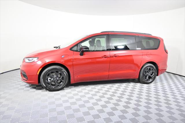 2025 Chrysler Pacifica Hybrid PACIFICA PLUG-IN HYBRID S APPEARANCE