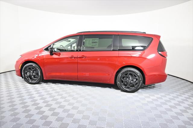 2025 Chrysler Pacifica Hybrid PACIFICA PLUG-IN HYBRID S APPEARANCE