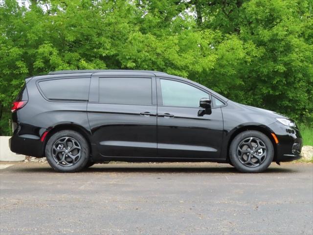 2025 Chrysler Pacifica Hybrid PACIFICA PLUG-IN HYBRID S APPEARANCE