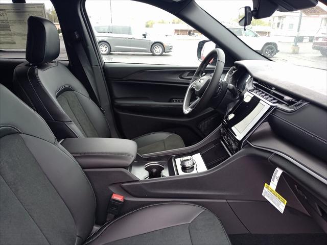 2025 Jeep Grand Cherokee GRAND CHEROKEE ALTITUDE 4X4