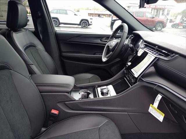 2025 Jeep Grand Cherokee GRAND CHEROKEE ALTITUDE 4X4