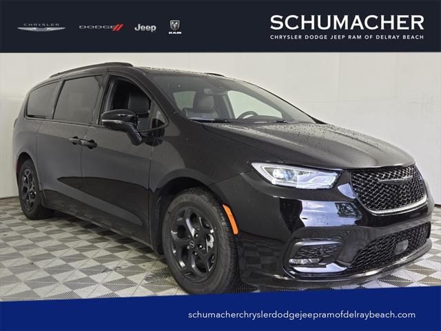 2025 Chrysler Pacifica Hybrid PACIFICA PLUG-IN HYBRID S APPEARANCE