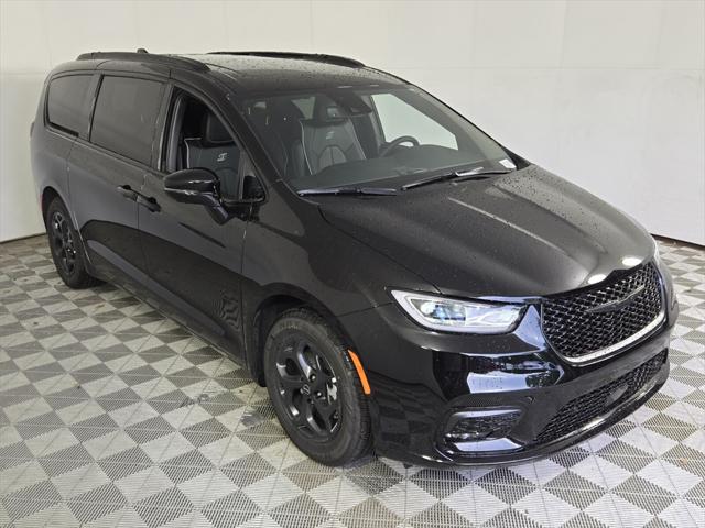 2025 Chrysler Pacifica Hybrid PACIFICA PLUG-IN HYBRID S APPEARANCE