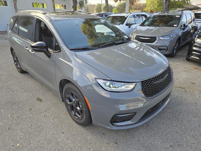 2025 Chrysler Pacifica Hybrid PACIFICA PLUG-IN HYBRID S APPEARANCE