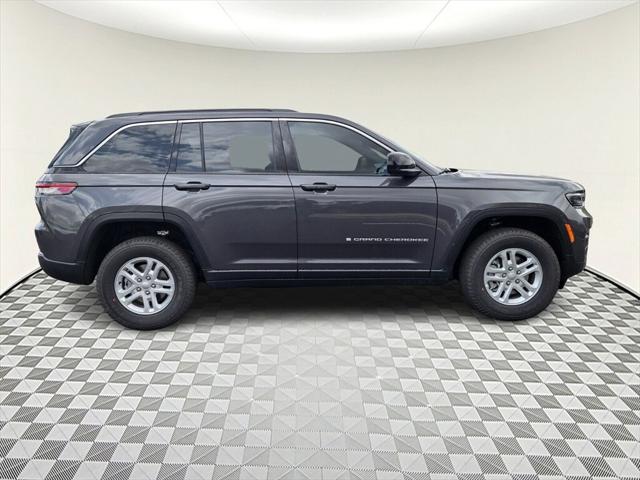 2025 Jeep Grand Cherokee GRAND CHEROKEE LAREDO 4X2