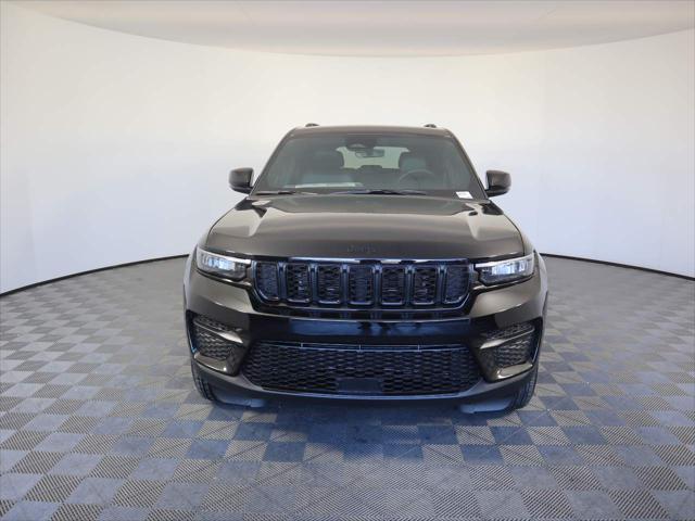 2025 Jeep Grand Cherokee GRAND CHEROKEE ALTITUDE 4X4