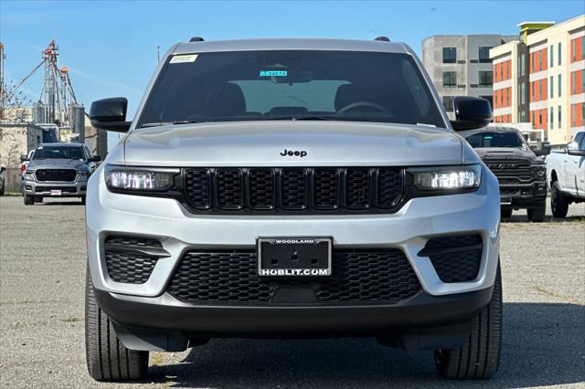 2025 Jeep Grand Cherokee GRAND CHEROKEE ALTITUDE 4X4