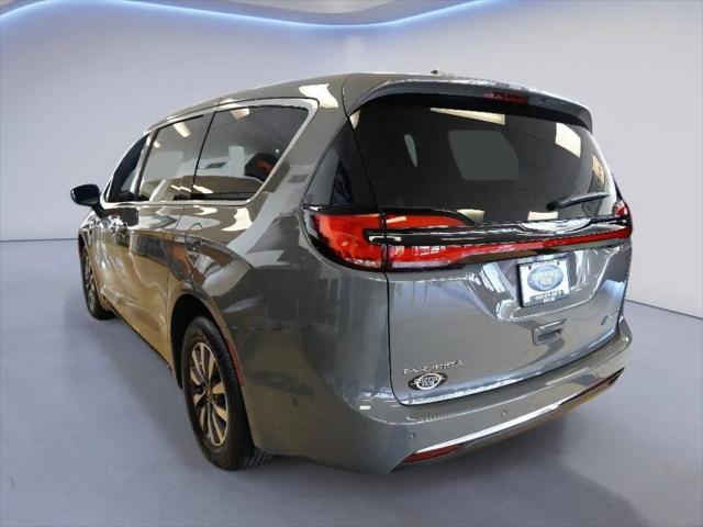 2025 Chrysler Pacifica Hybrid PACIFICA PLUG-IN HYBRID SELECT