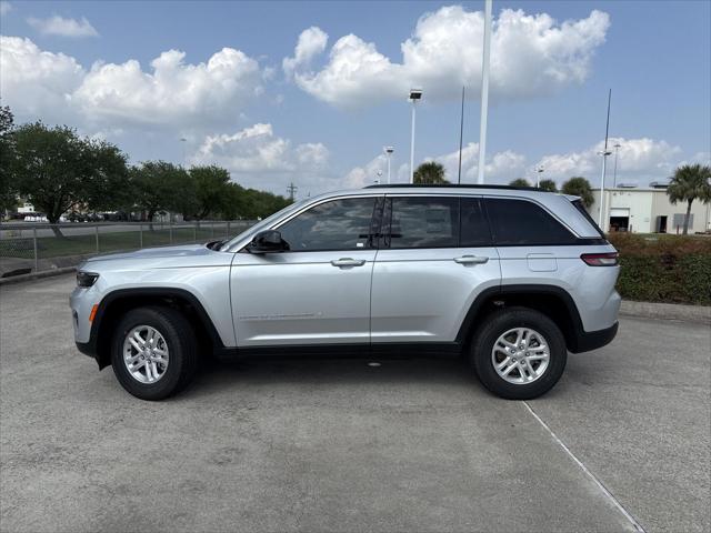 2025 Jeep Grand Cherokee GRAND CHEROKEE LAREDO 4X2