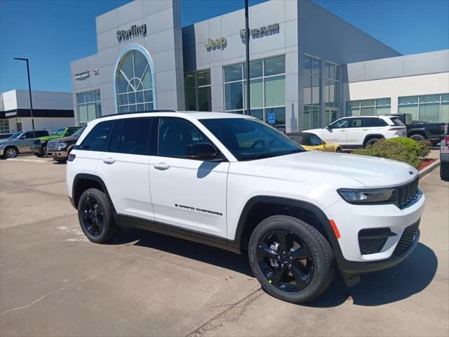 2025 Jeep Grand Cherokee GRAND CHEROKEE ALTITUDE 4X4