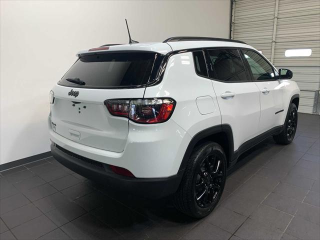 2025 Jeep Compass COMPASS LATITUDE 4X4