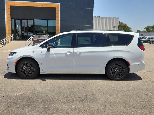 2025 Chrysler Pacifica Hybrid PACIFICA PLUG-IN HYBRID S APPEARANCE