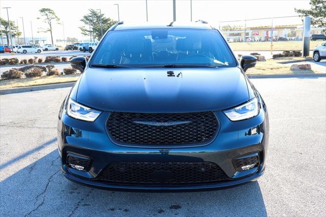 2025 Chrysler Pacifica Hybrid PACIFICA PLUG-IN HYBRID S APPEARANCE