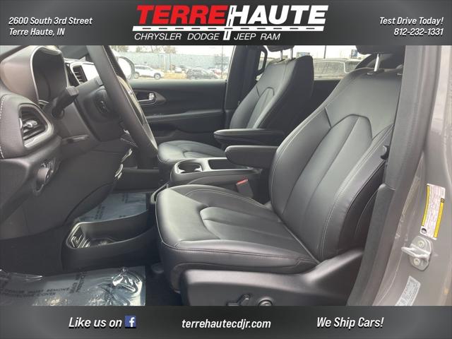 2025 Chrysler Pacifica PACIFICA SELECT