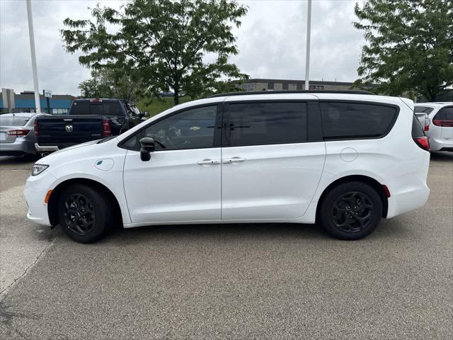 2024 Chrysler Pacifica Hybrid Premium S Appearance Pkg