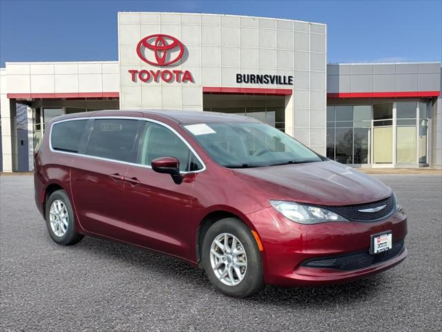 2023 Chrysler Voyager LX's photo