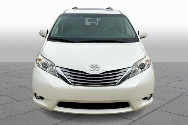 2017 Toyota Sienna XLE Premium 8 Passenger