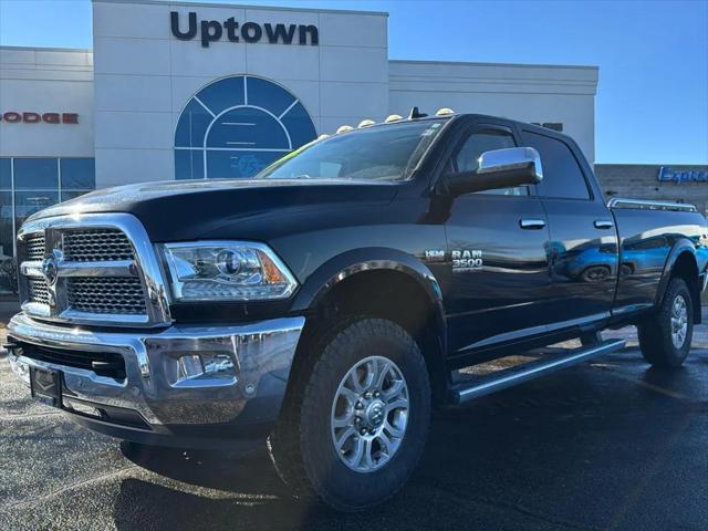 2017 RAM 3500 Laramie Crew Cab 4x4 8 Box