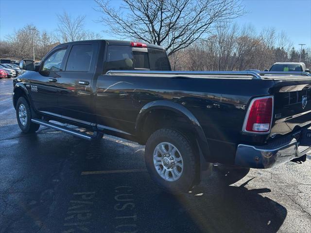 2017 RAM 3500 Laramie Crew Cab 4x4 8 Box