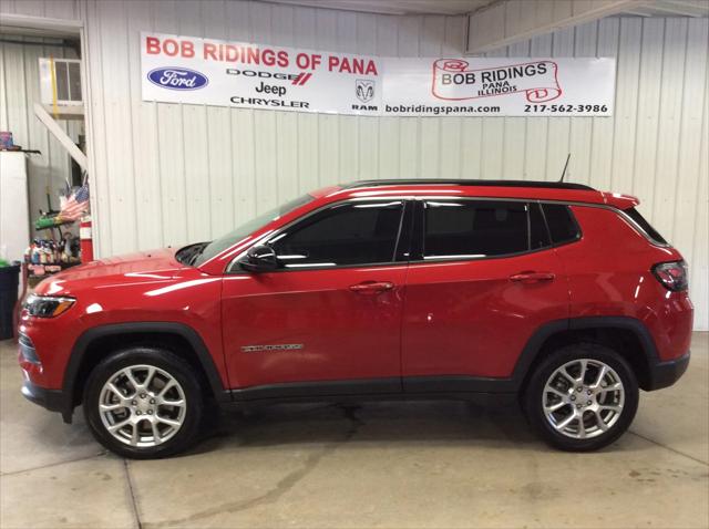 2023 Jeep Compass Latitude Lux FWD