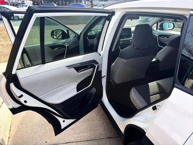 2021 Toyota RAV4 Hybrid XLE