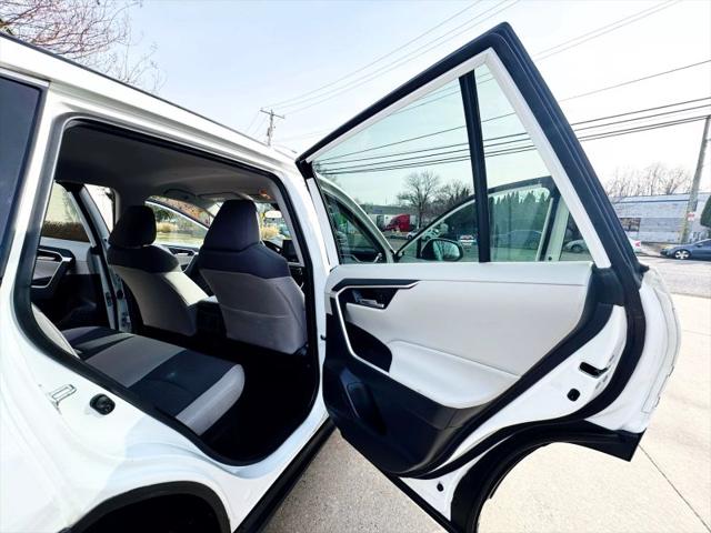 2021 Toyota RAV4 Hybrid XLE