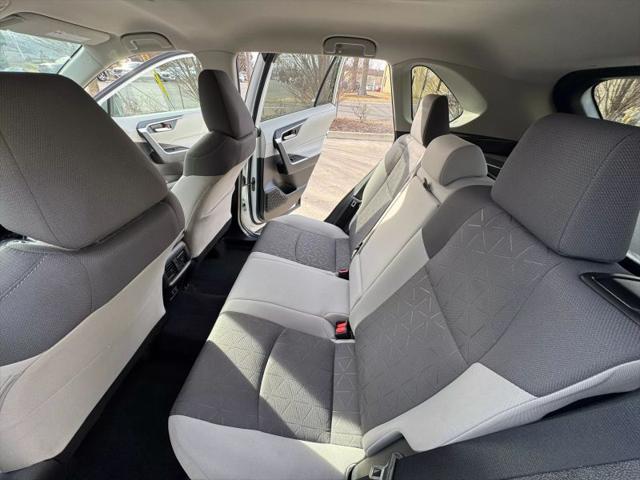 2021 Toyota RAV4 Hybrid XLE