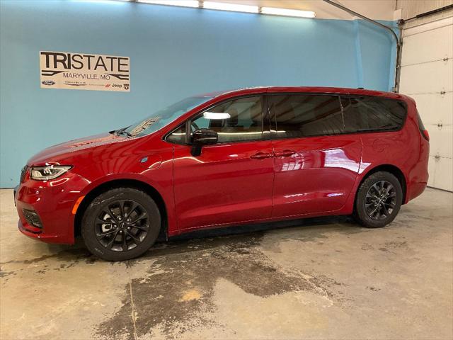 2024 Chrysler Pacifica Hybrid PACIFICA PLUG-IN HYBRID S APPEARANCE
