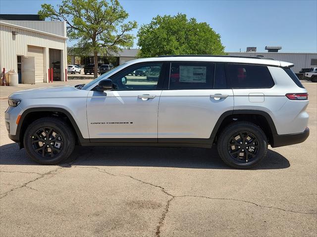 2025 Jeep Grand Cherokee GRAND CHEROKEE L ALTITUDE 4X4