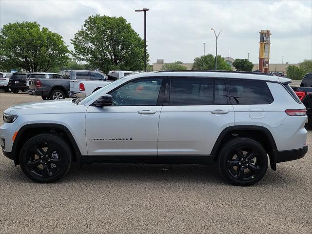 2025 Jeep Grand Cherokee GRAND CHEROKEE L ALTITUDE 4X4