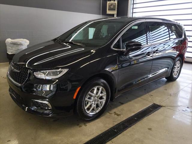 2025 Chrysler Pacifica PACIFICA SELECT