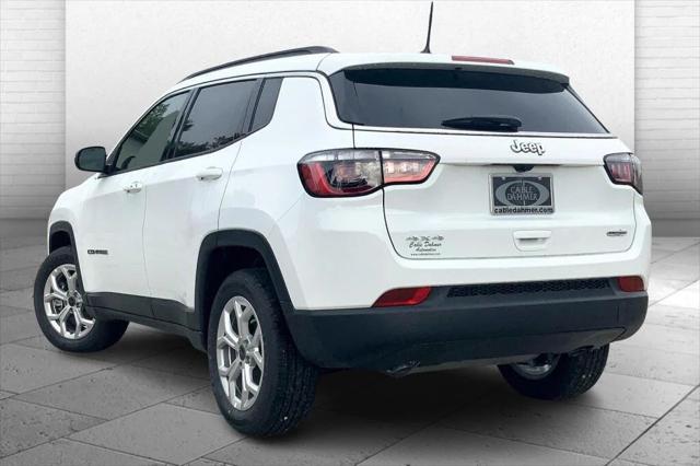 2025 Jeep Compass COMPASS LATITUDE 4X4