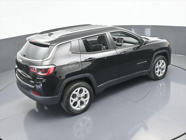 2025 Jeep Compass COMPASS LATITUDE 4X4