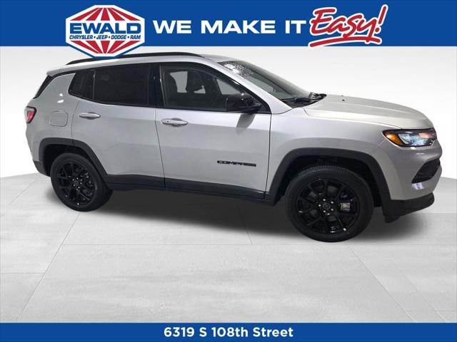 2025 Jeep Compass COMPASS LATITUDE 4X4